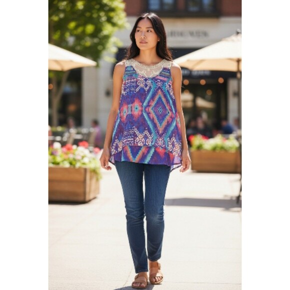 Hot Kiss Tops - Hot kiss Womems Floral Top L NWT